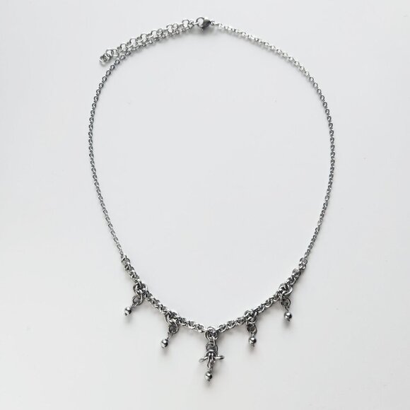 Gothic princess chandelier silver chainmail necklace with a small silver chain - Picture 5 of 11
